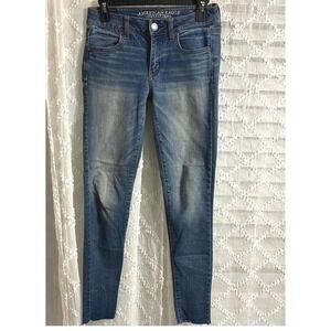 American‎ Eagle super stretch mid rise skinny blue jeans size 2